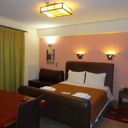 Lirio Guest House Makrakómi エクステリア 写真