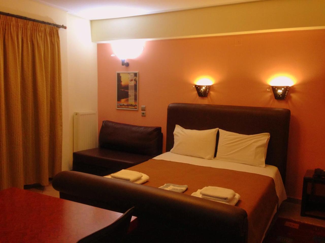 Lirio Guest House Makrakómi エクステリア 写真