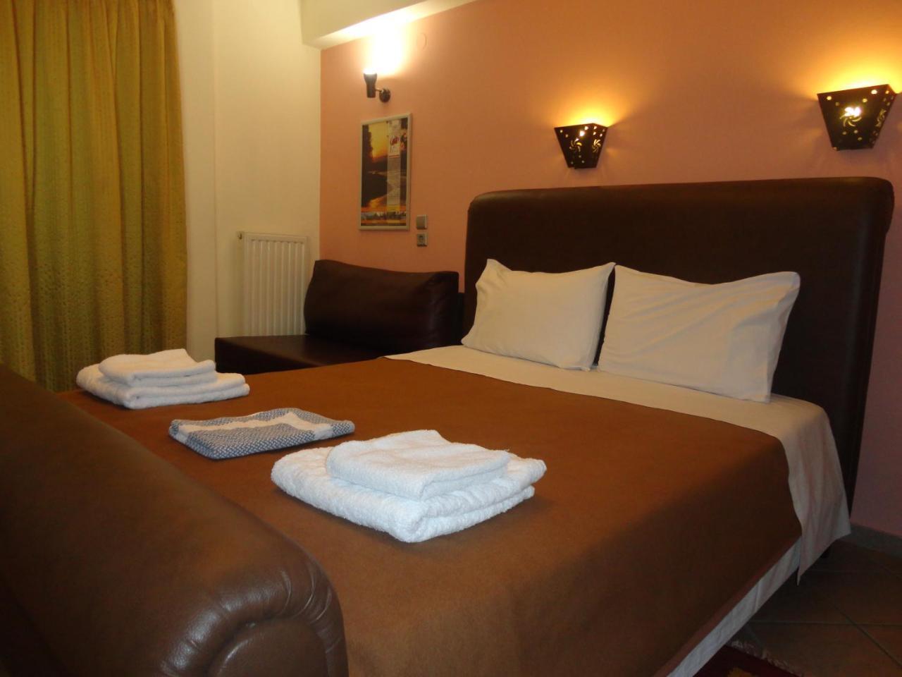 Lirio Guest House Makrakómi エクステリア 写真