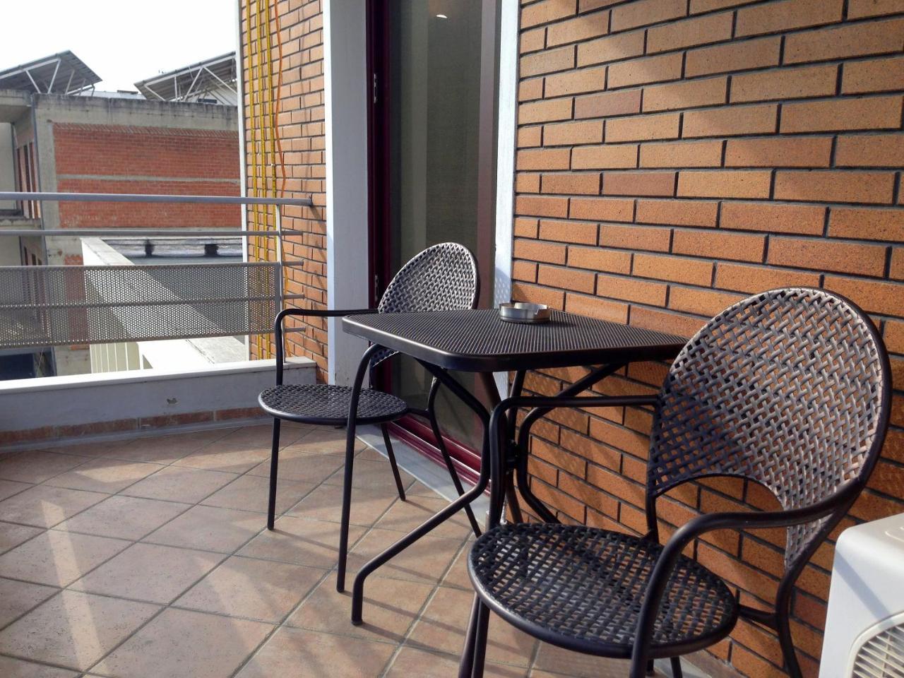 Lirio Guest House Makrakómi エクステリア 写真