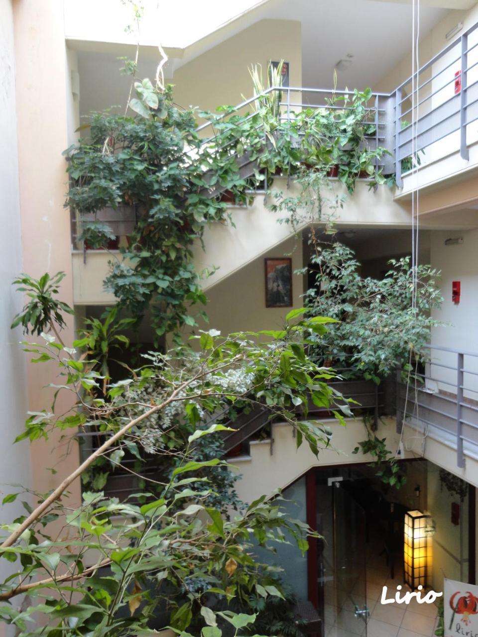 Lirio Guest House Makrakómi エクステリア 写真