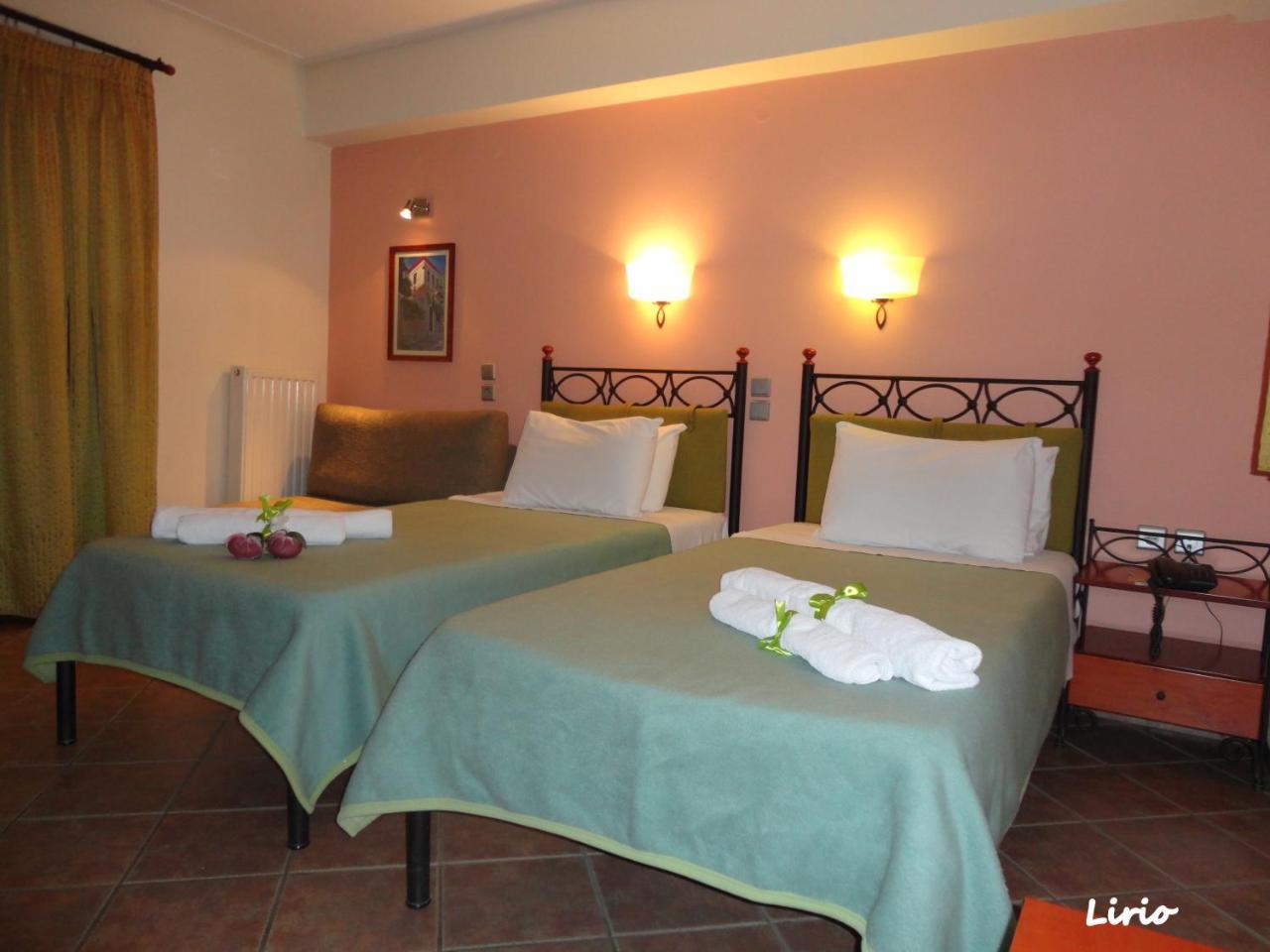 Lirio Guest House Makrakómi エクステリア 写真